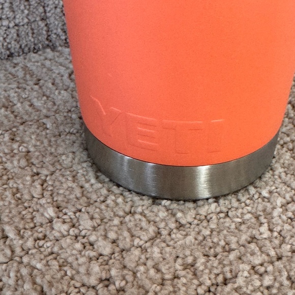 Yeti 30 oz Coral Tumbler with Clear Lid - Picture 2 of 4